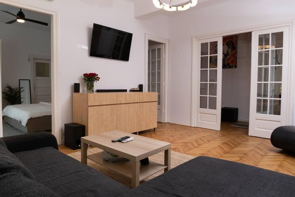 Color Aparments Coposu Blv Apartment Bucharest Luaran gambar