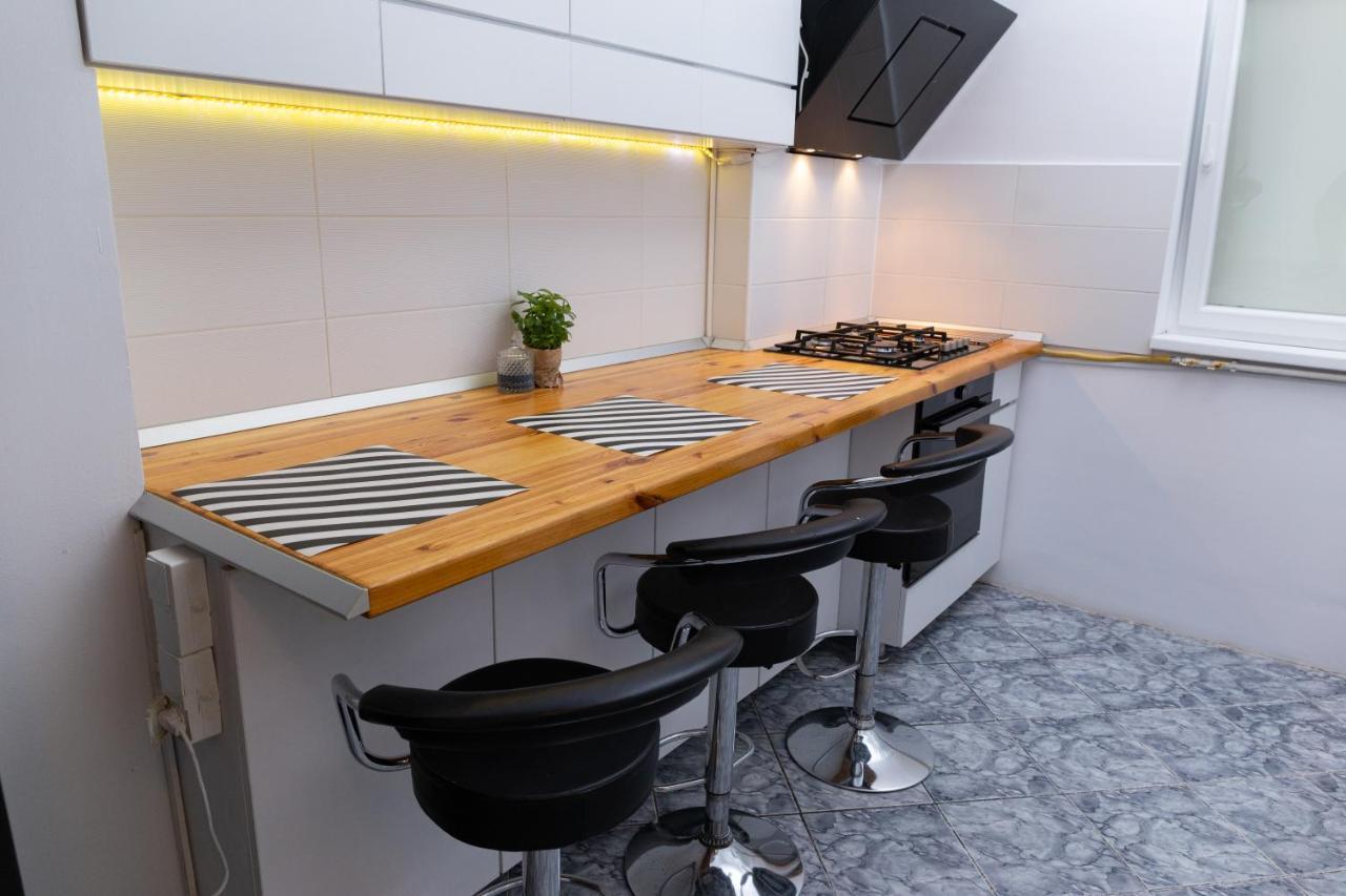 Color Aparments Coposu Blv Apartment Bucharest Luaran gambar